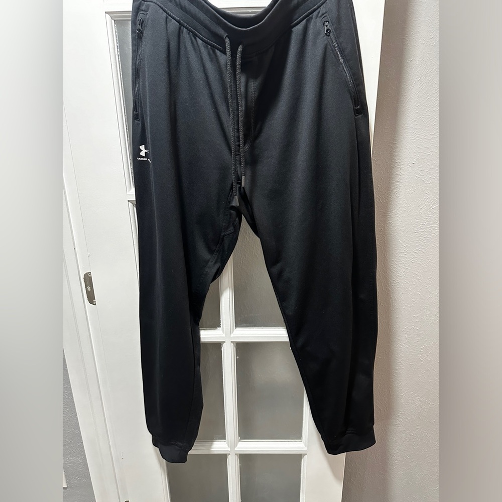 ⭐️SOLD⭐️ NWOT Men’s Under Armour Loose Fit Joggers - Picture 1 of 11